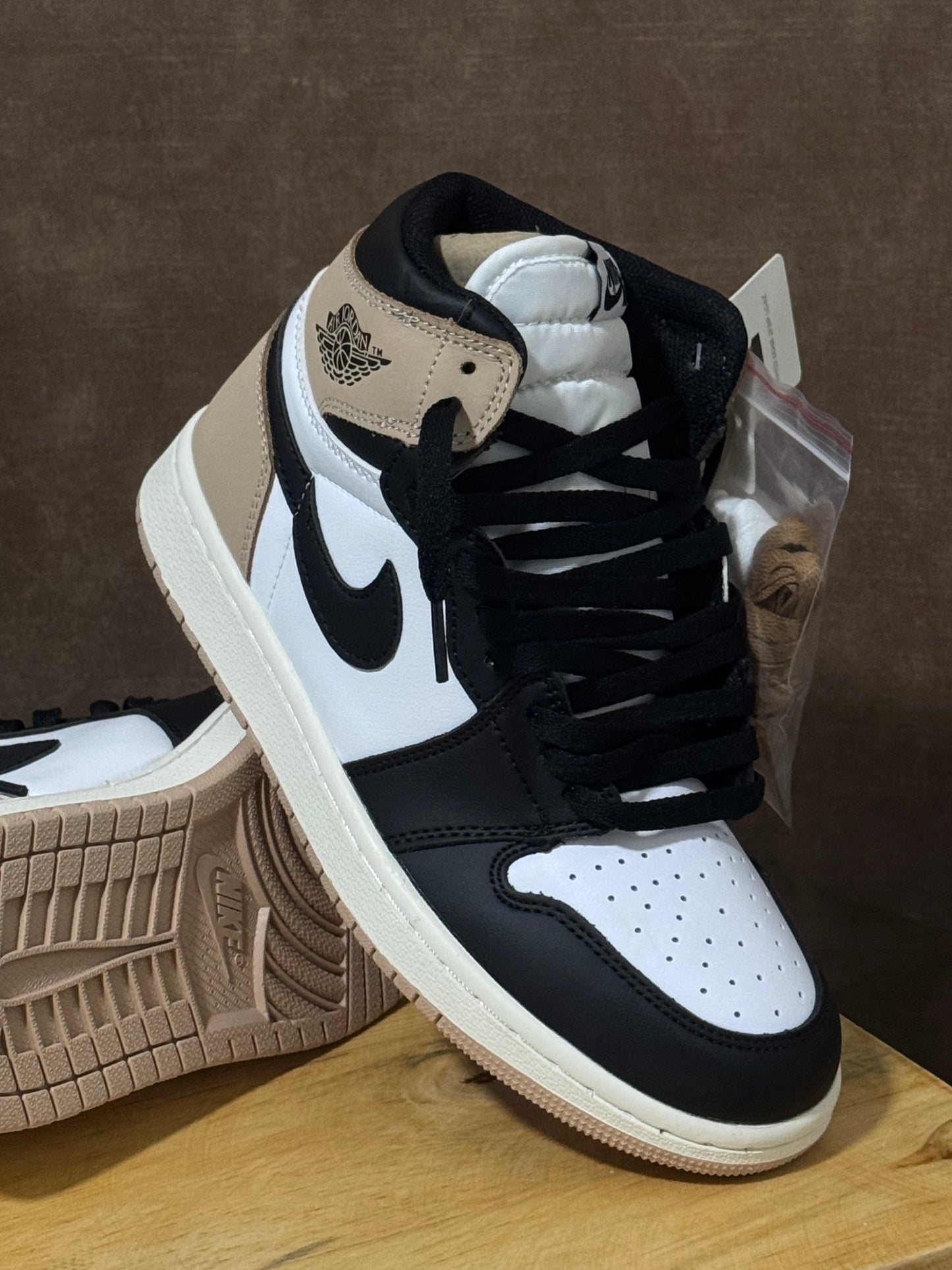 Air Jordan 1 High OG “Latte”