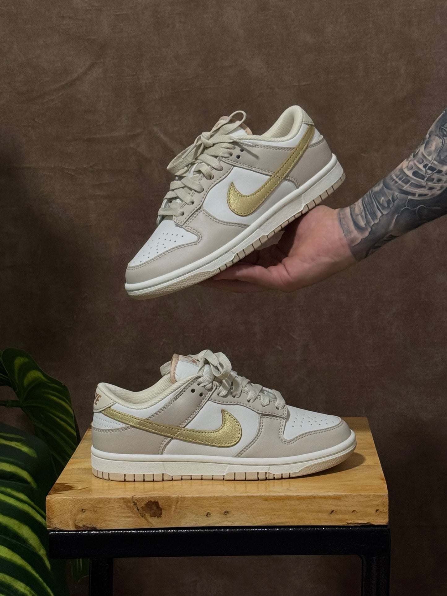 Nike SB Dunk Low “Phantom Metalic Gold”
