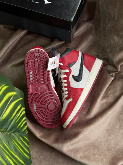 Air Jordan 1 High Chicago “Lost And Found”