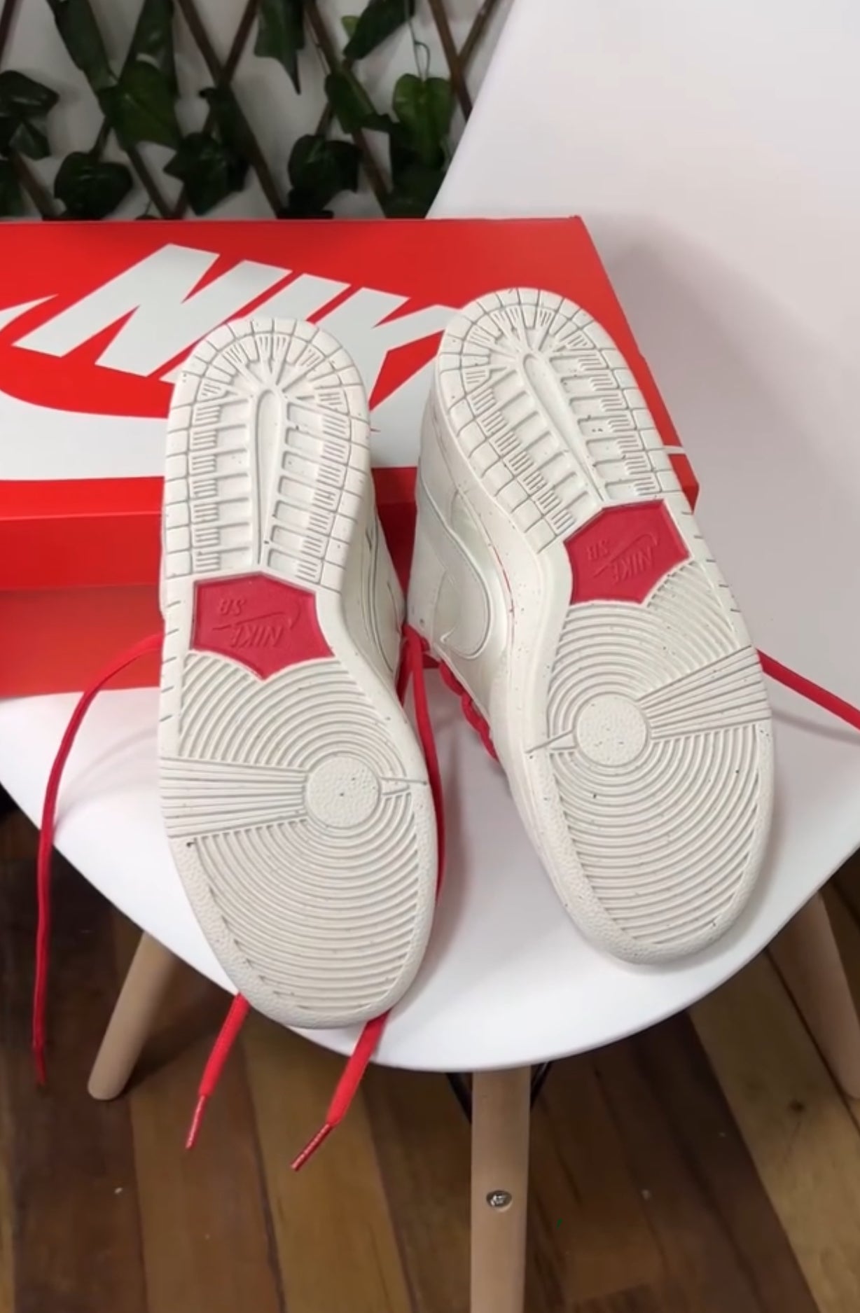 Nike SB Dunk Low “Red Thread”
