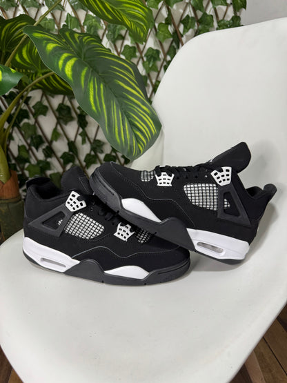 Air Jordan 4 “White Thunder”