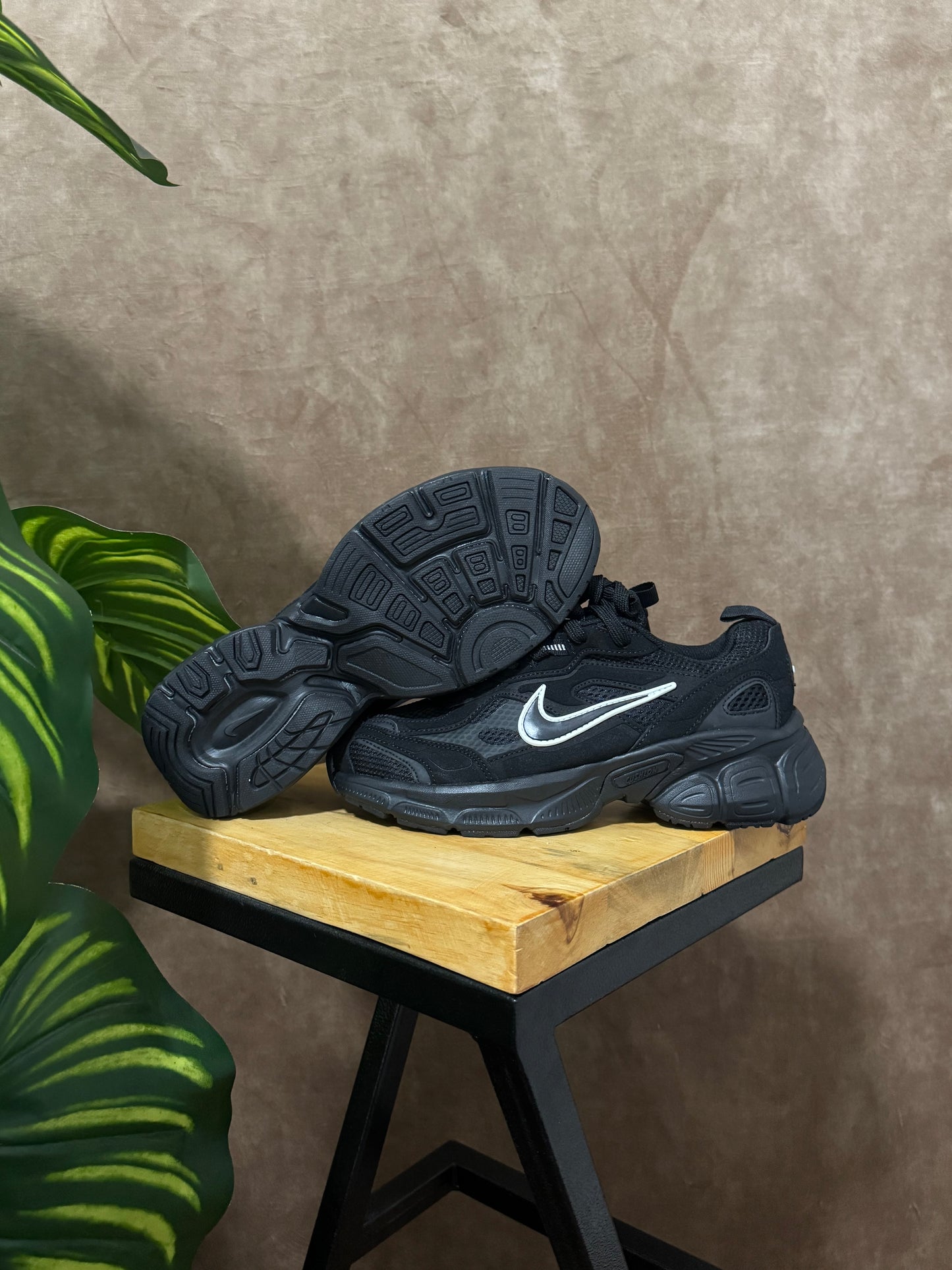 Nike V5K Run “Black”