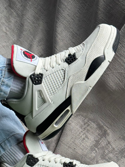 Air Jordan 4 “Flight Club”