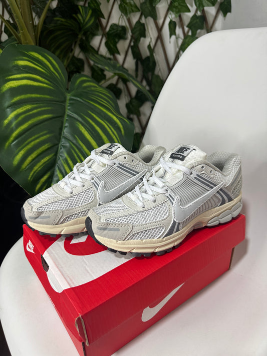 Nike Vomero 5 Platinum