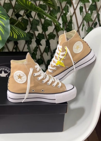 Converse Chuck Taylor Plataforma “Beige”