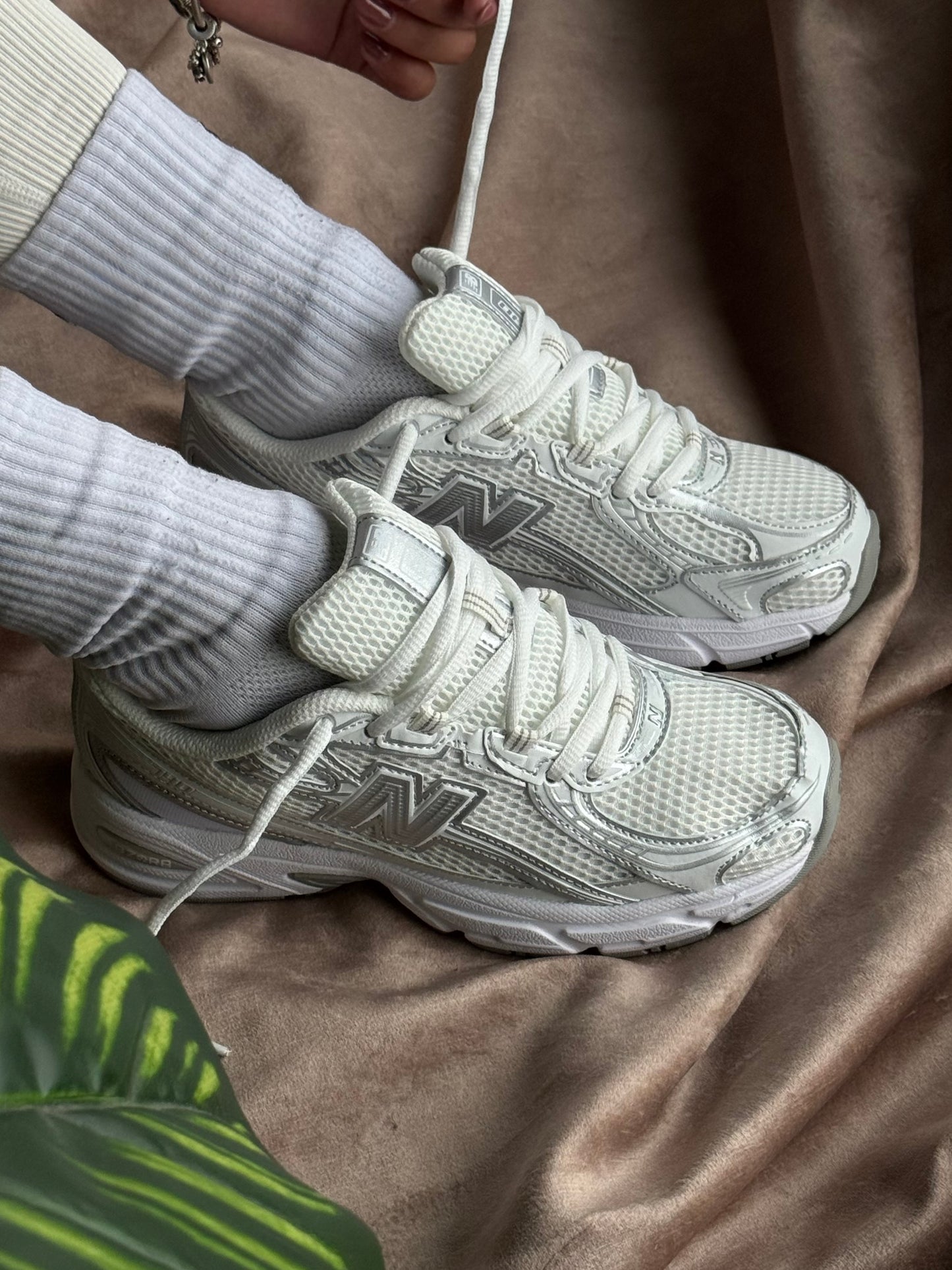 New Balance 740 “White”