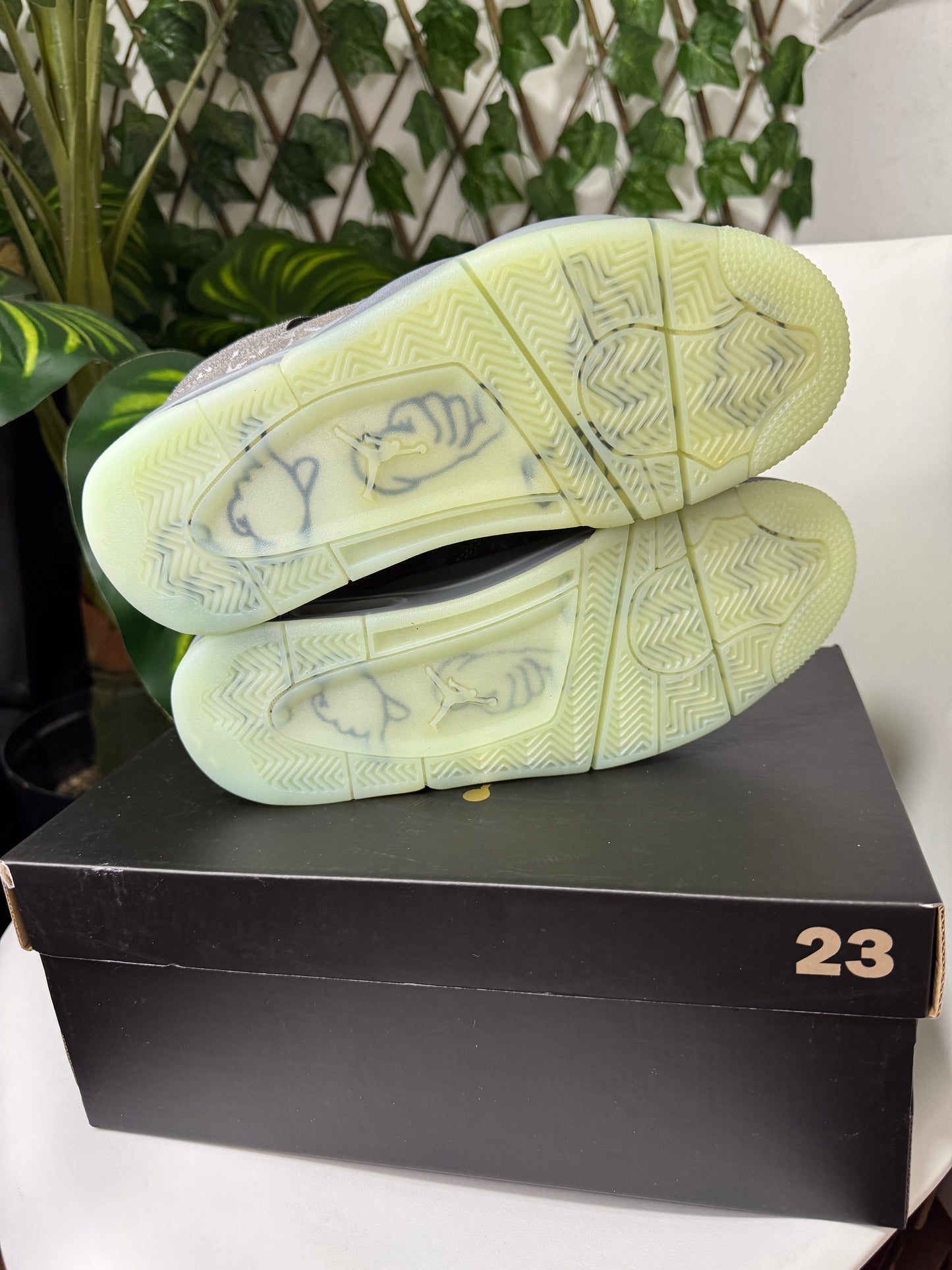 Air Jordan 4 Kaws