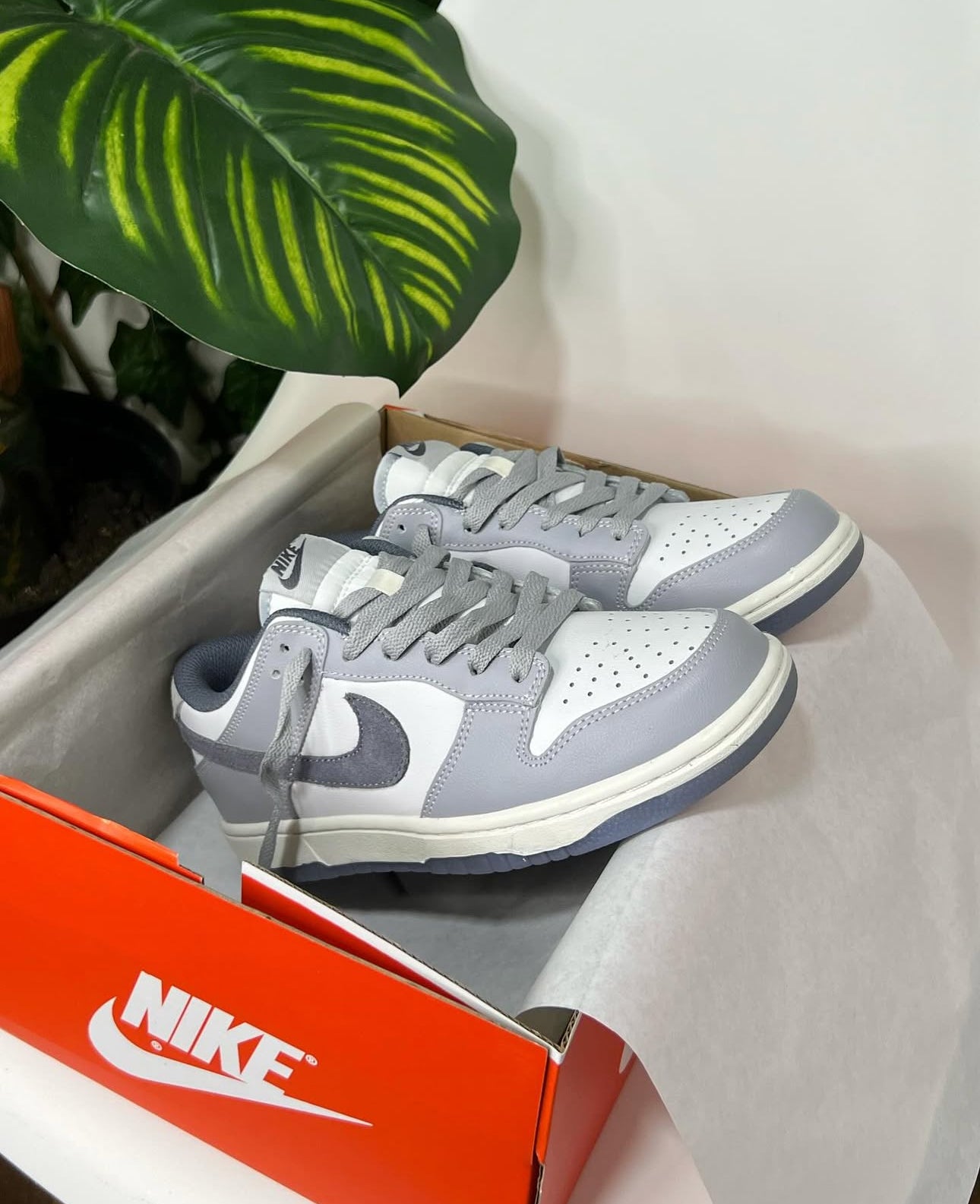 Nike SB Dunk Low “Light Carbon”