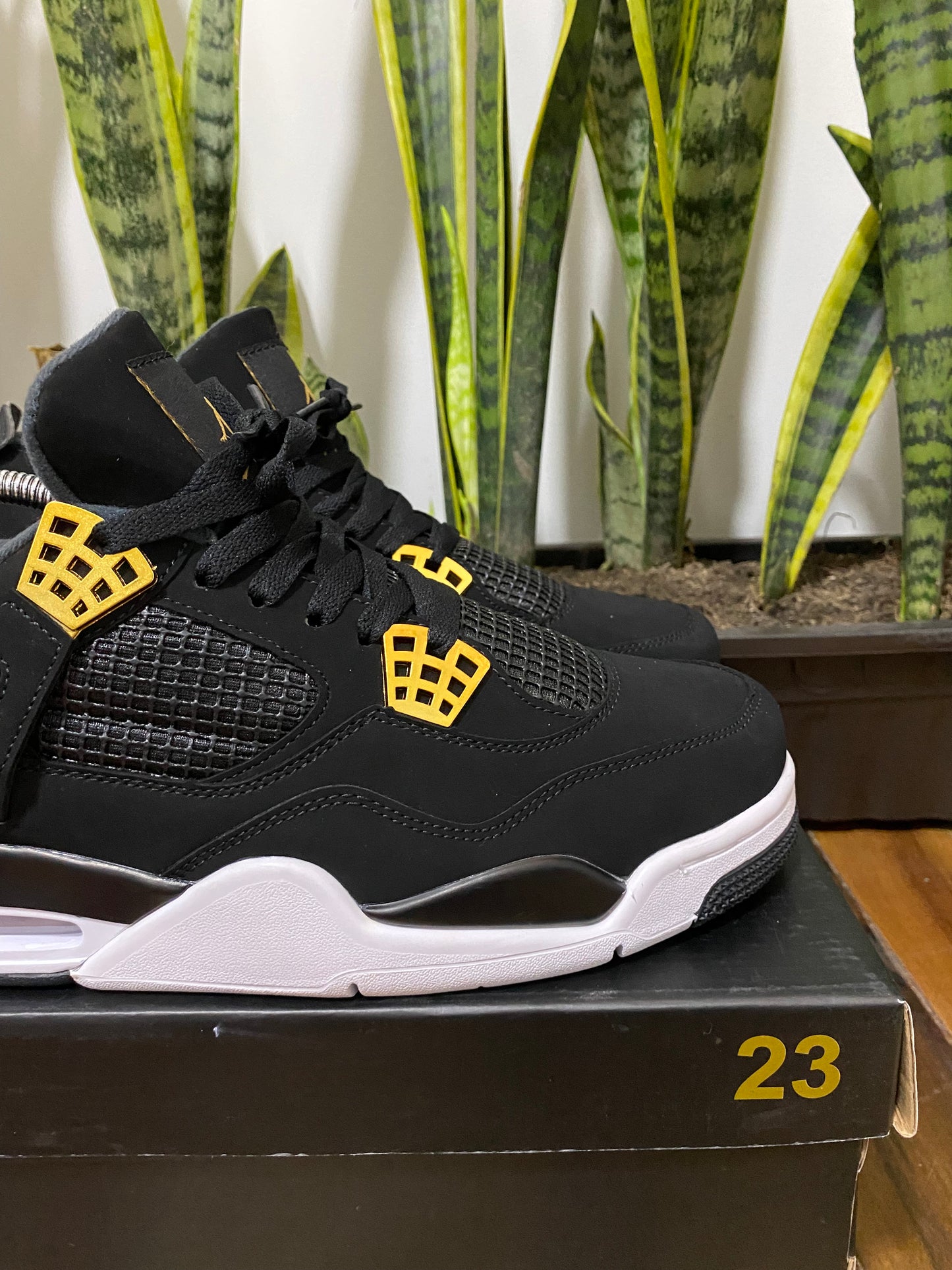 Air Jordan 4 “Royalty”