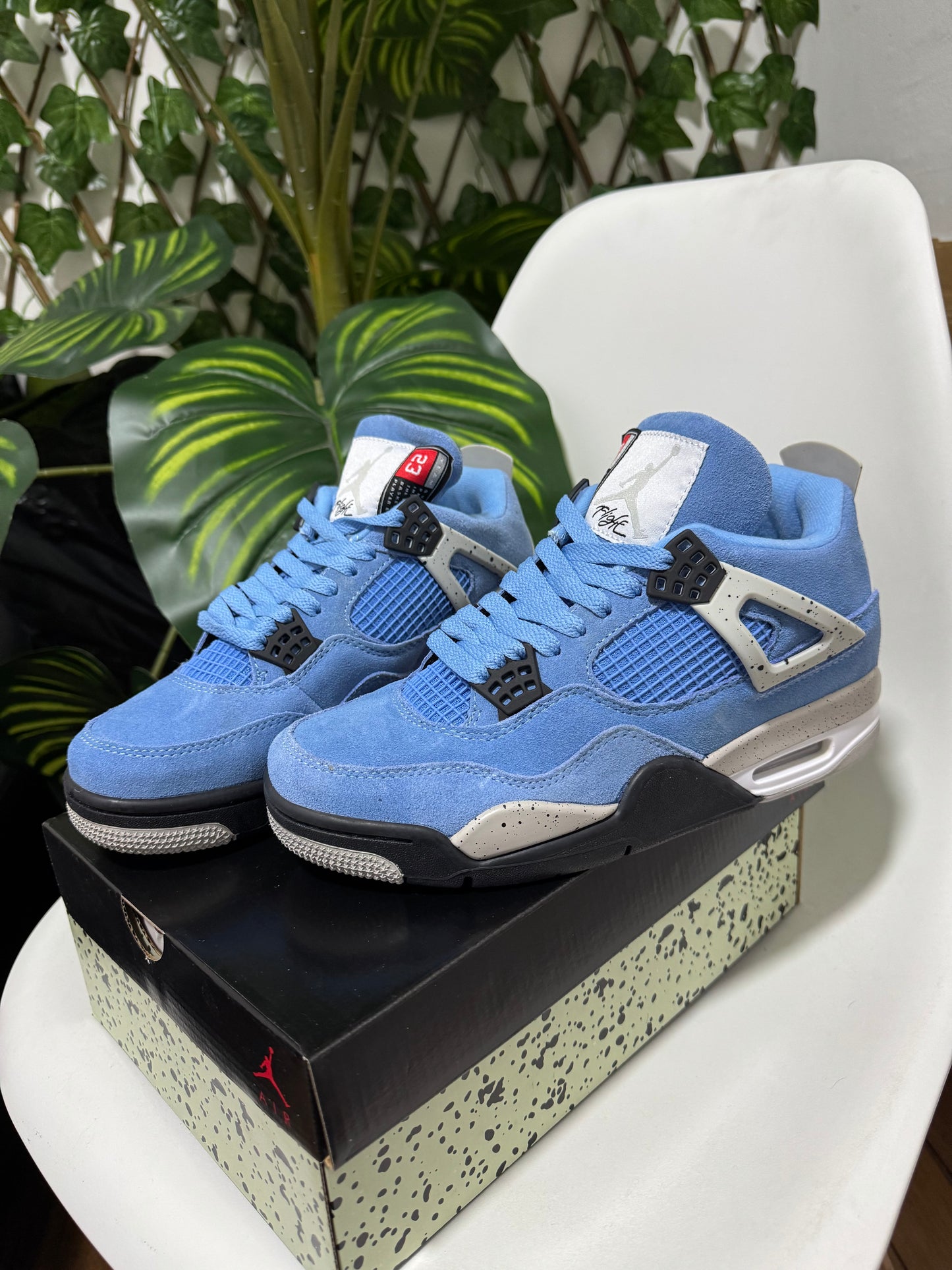 Air Jodan Retro 4 “University Blue”