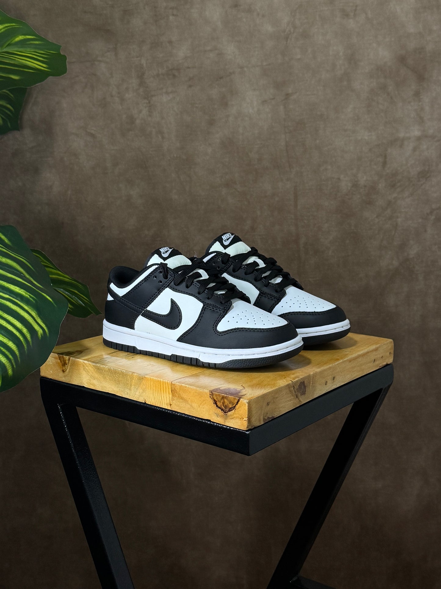 Nike SB Dunk Low “Panda”