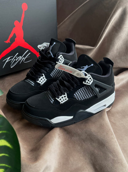 Air Jordan 4 “White Thunder”