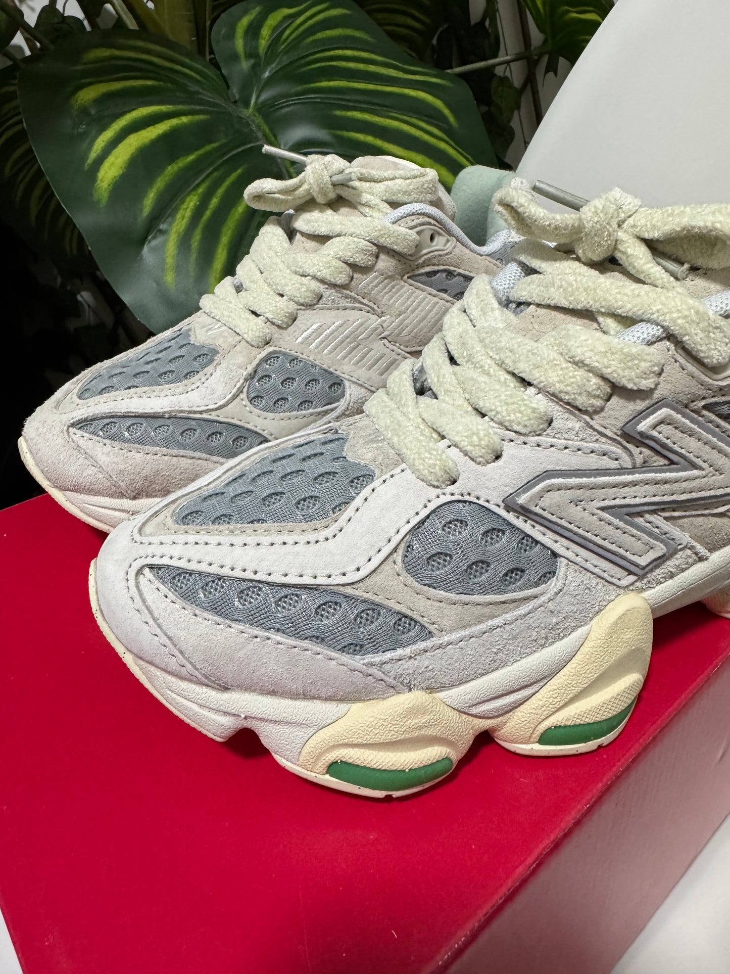 New Balance 9060 “Gris/Verde”