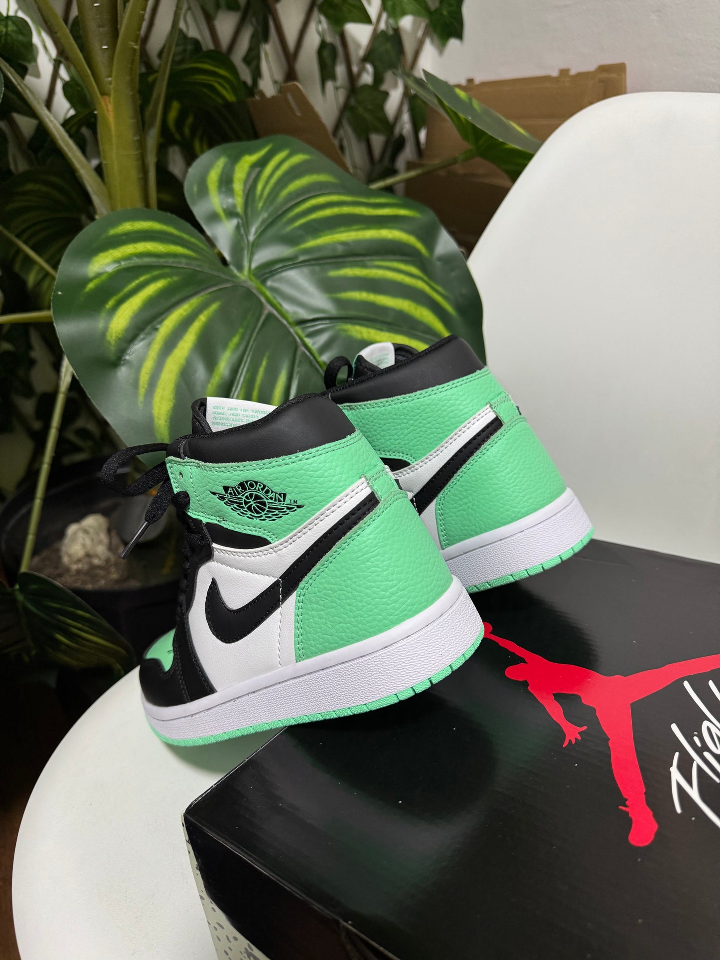 Air Jordan 1 High Green Glow