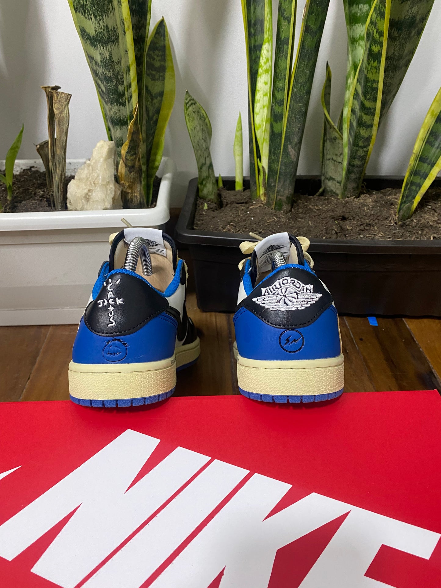 Air Jordan 1 Low Fragment x Travis Scott