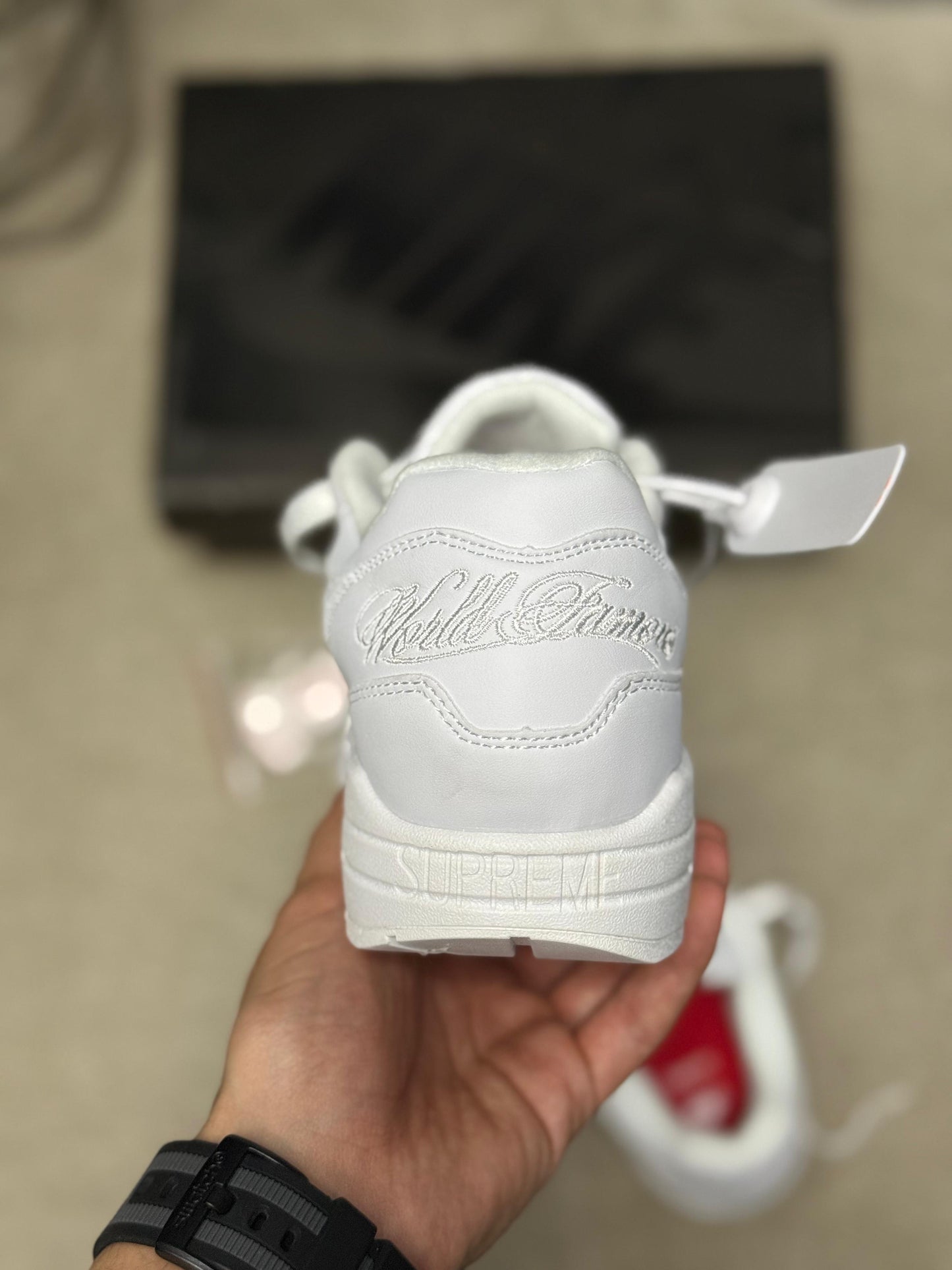 Nike Air Max 1 x Supreme