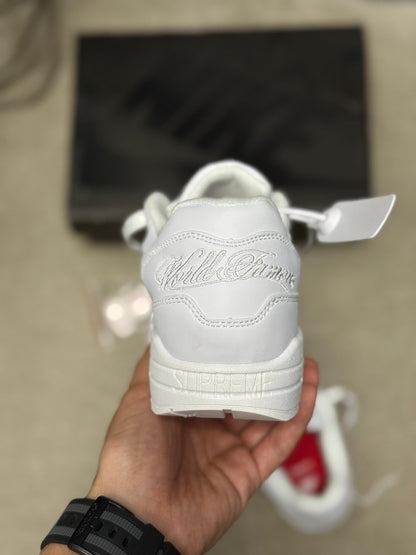 Nike Air Max 1 x Supreme