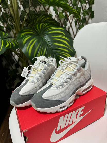 Nike Air Max 95 “Light Bone”