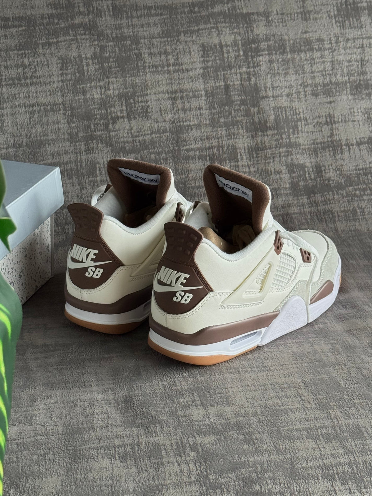 Air Jordan 4 “Mocha”