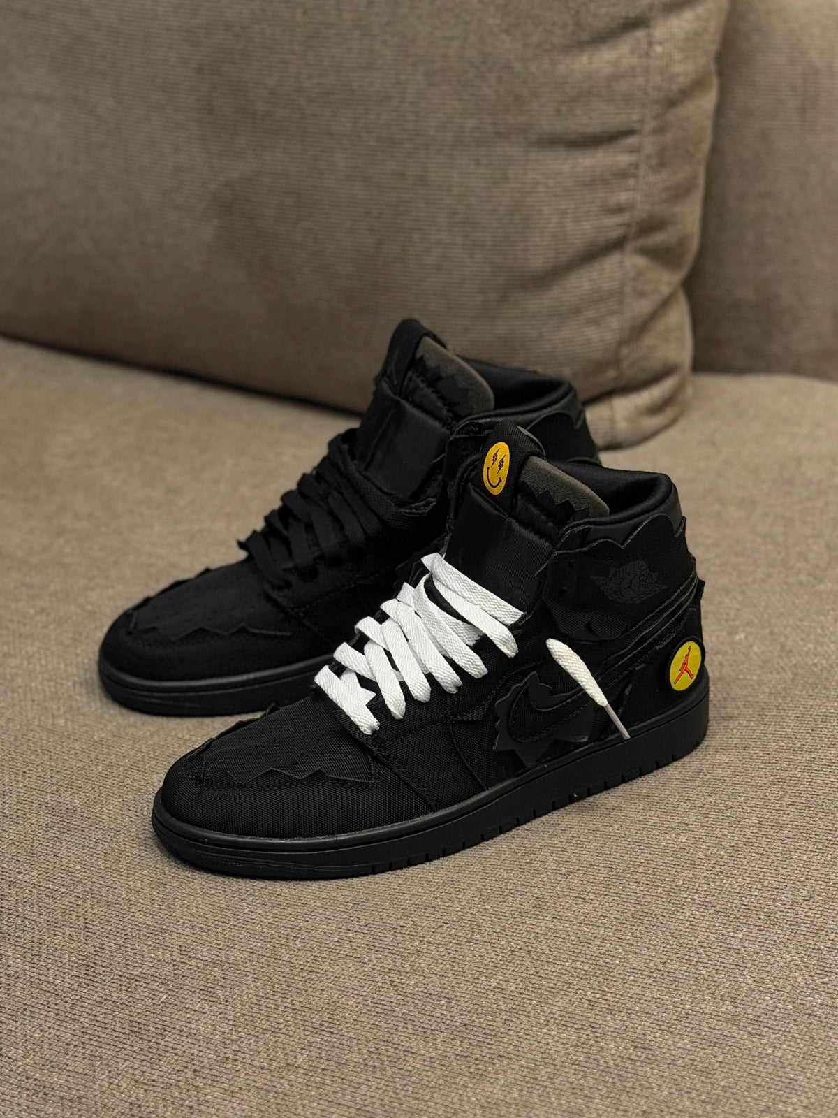 Air Jordan Retro 1 x J Balvin