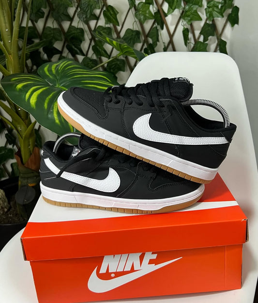 Nike SB Dunk Low Pro “Black Gum”
