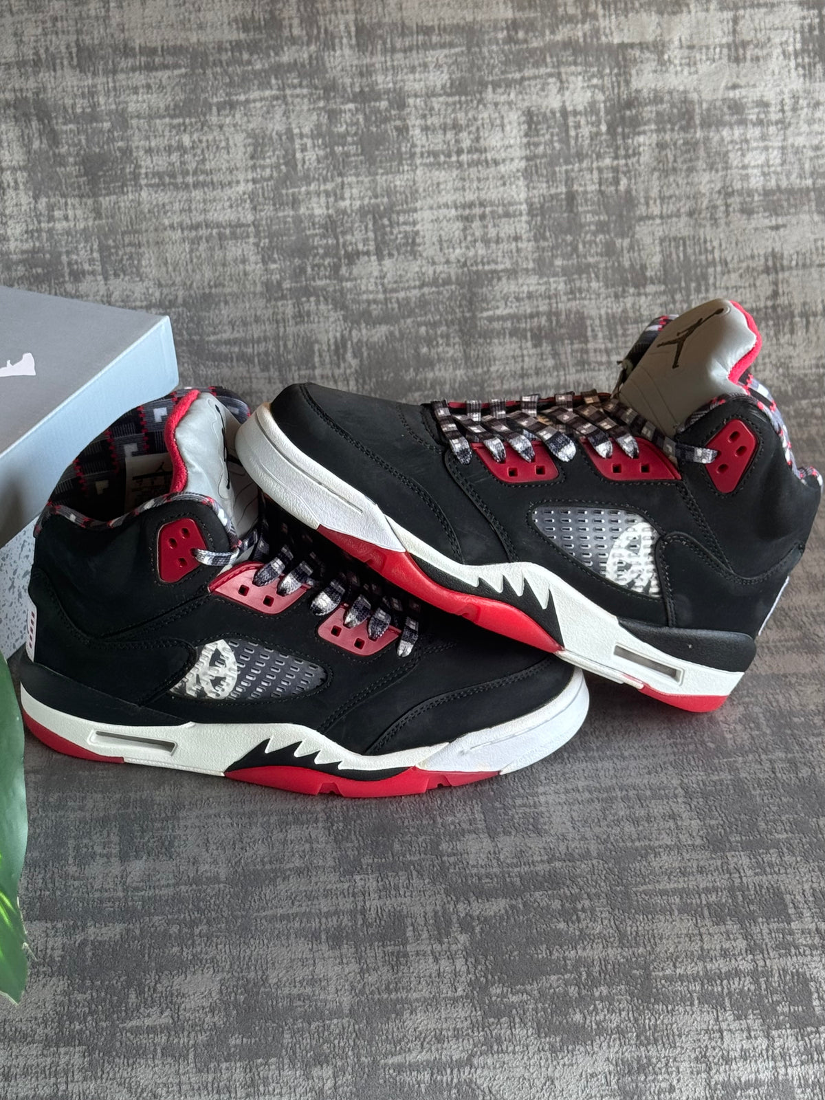 Air Jordan 5 “Friends & Family”