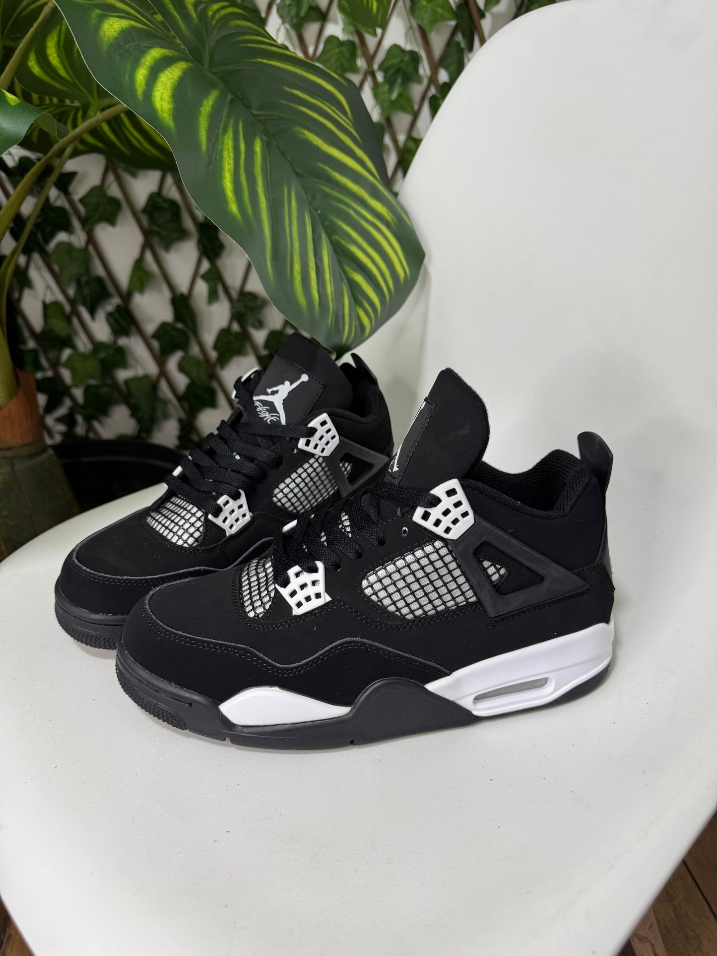 Air Jordan 4 “White Thunder”