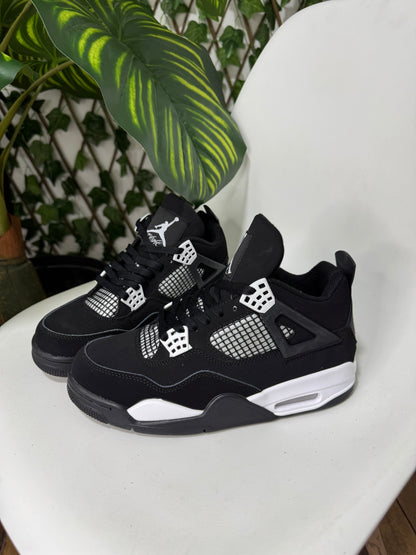 Air Jordan 4 “White Thunder”