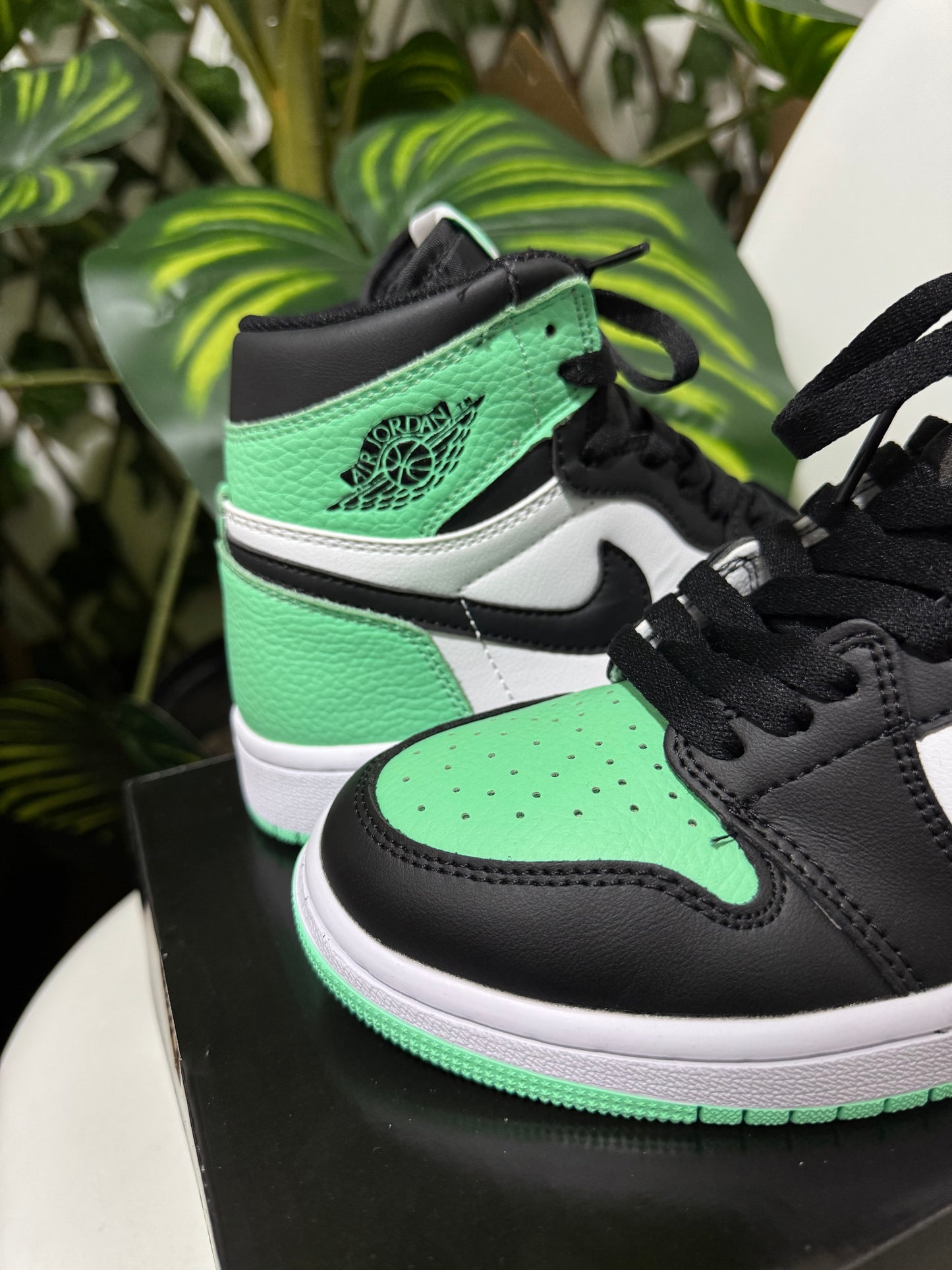 Air Jordan 1 High Green Glow