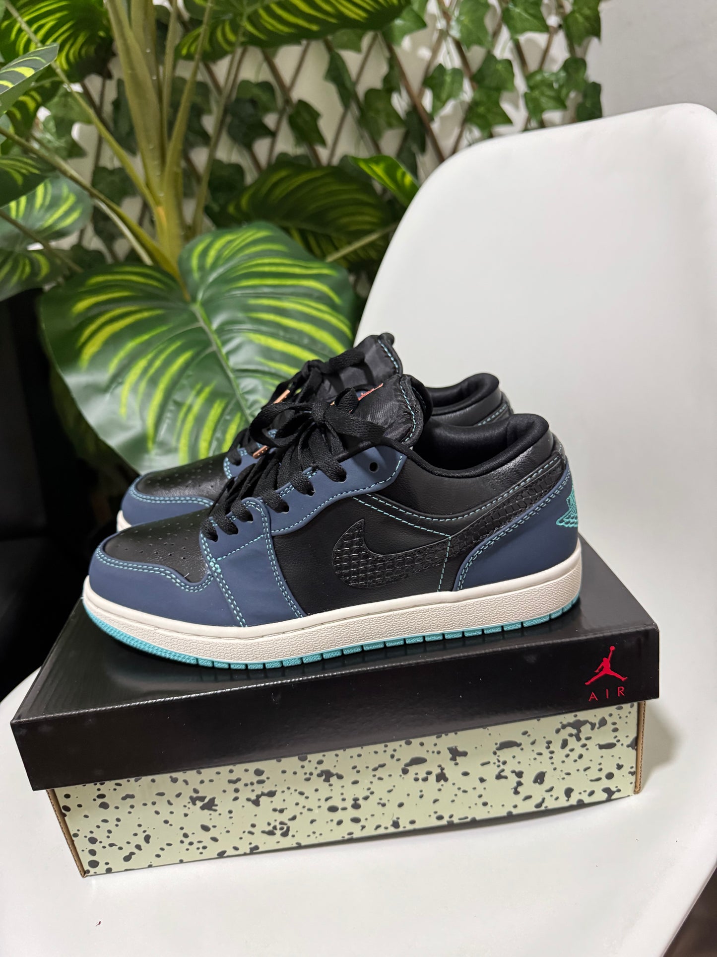 Air Jordan 1 Low Navy Black