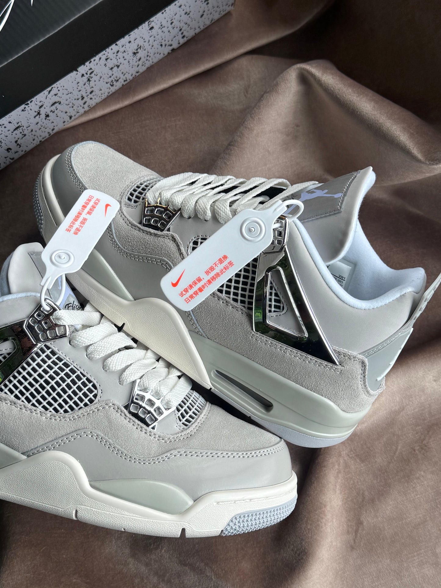 Air Jordan 4 “Frozen Moments”