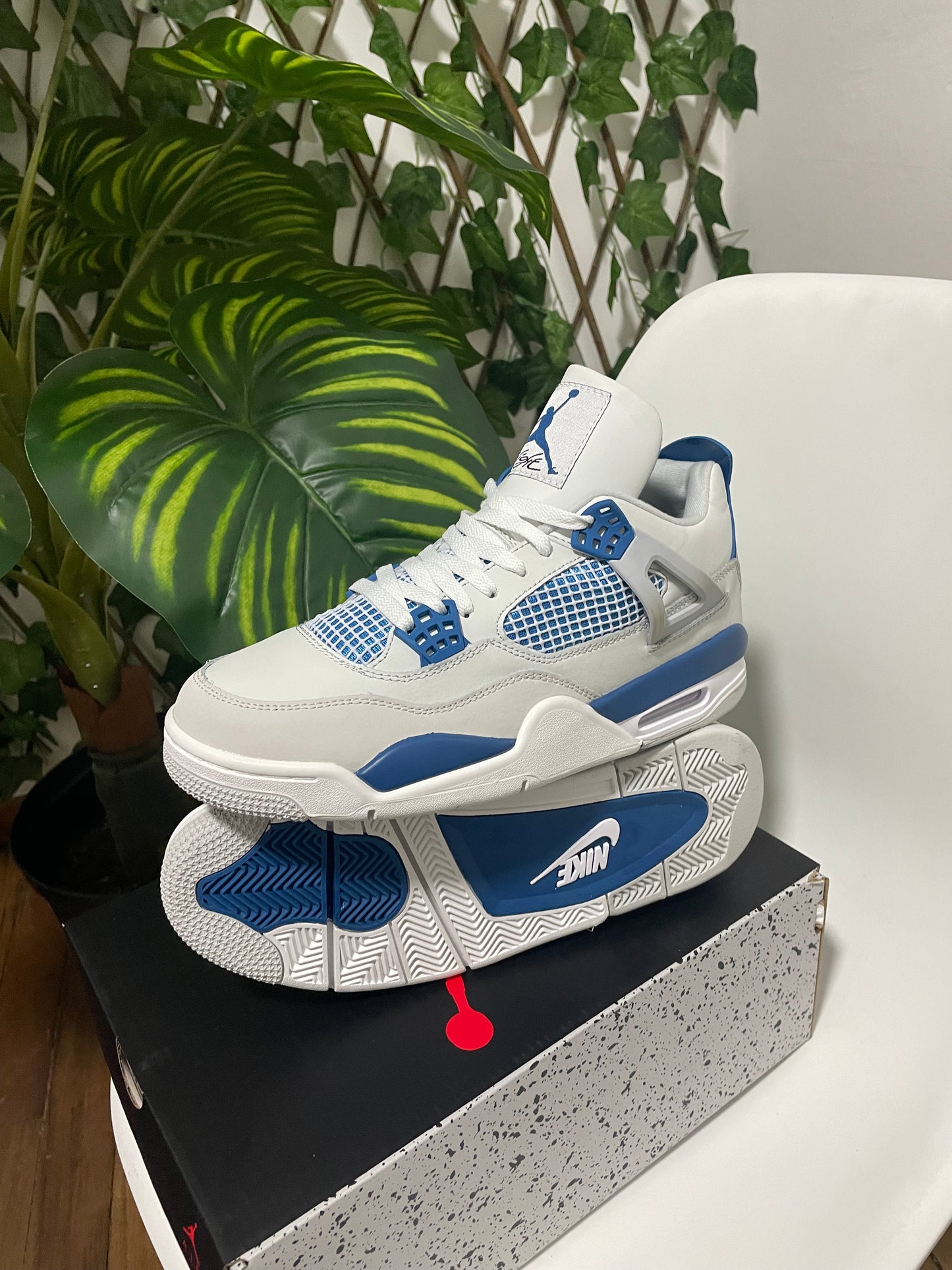Air Jordan Retro 4 “Military Blue”