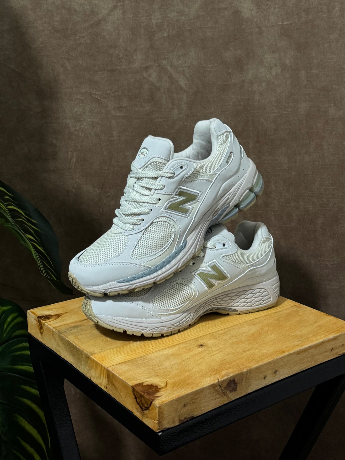 New Balance 2002r