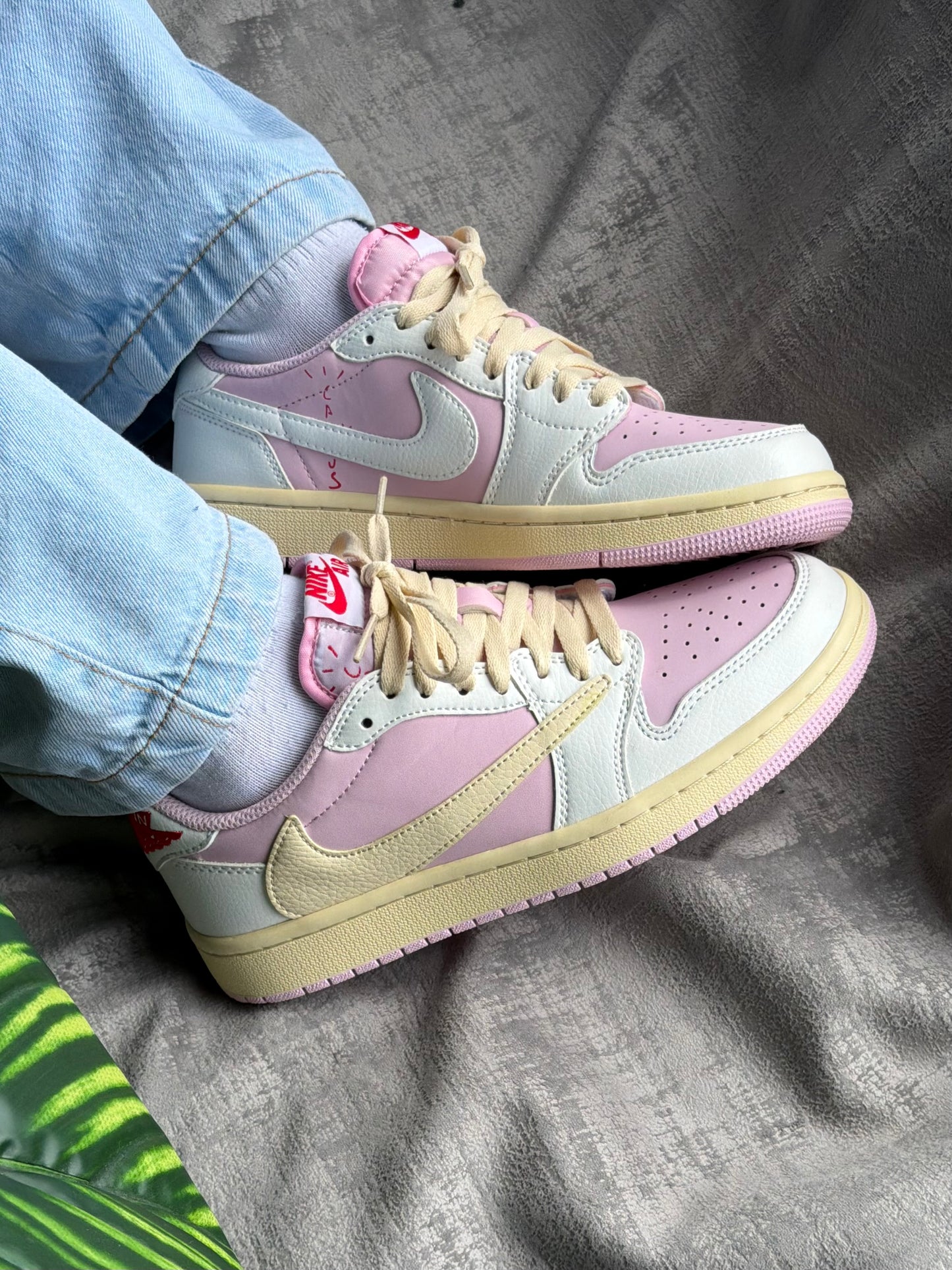 Air Jordan 1 Low x Travis Scott “Shy Pink”
