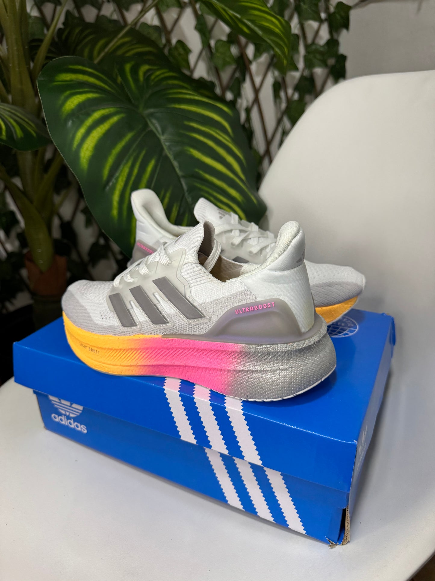Adidas Ultraboost 5