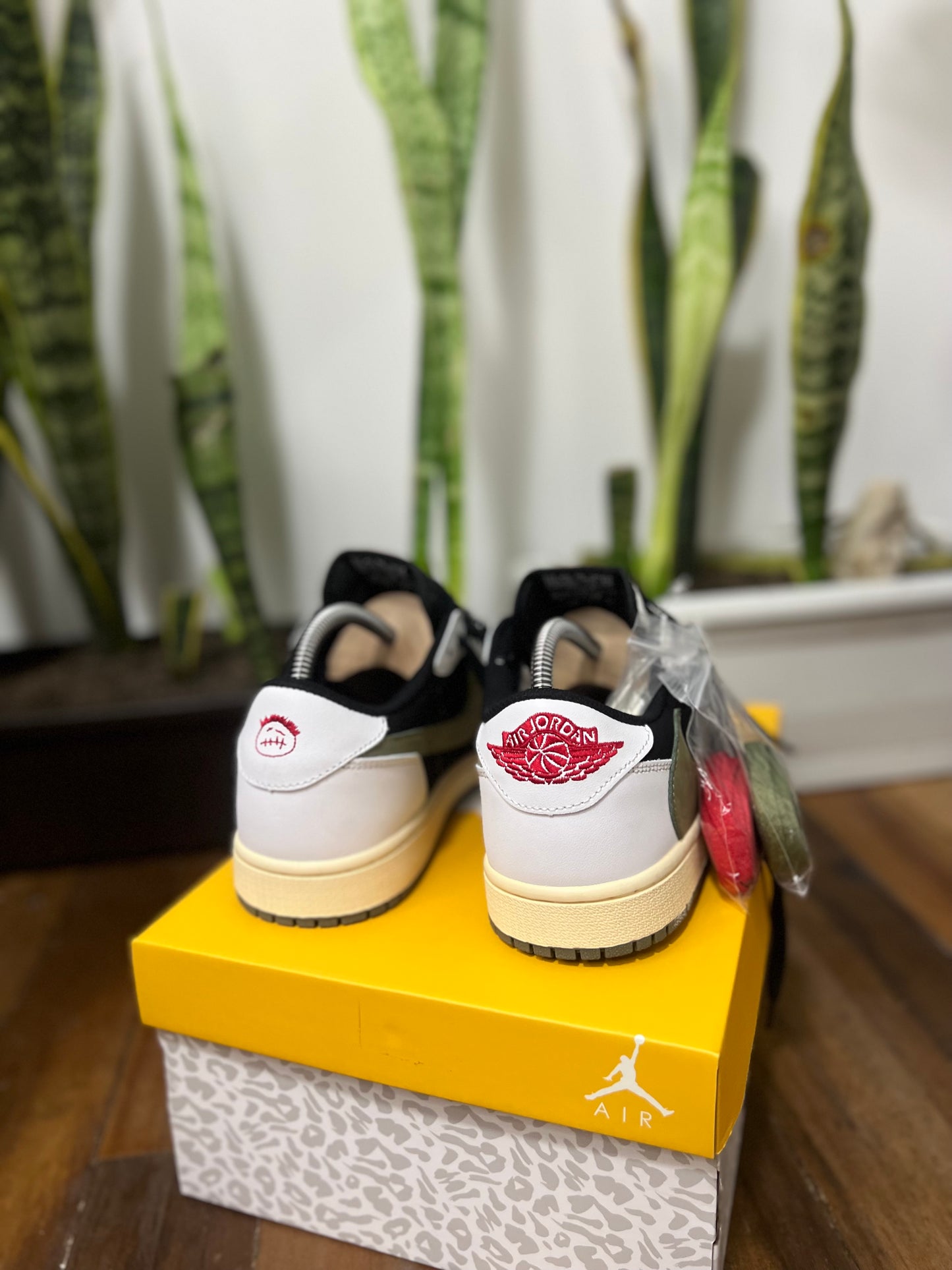 Air Jordan 1 Low x Travis Scott “Olive”