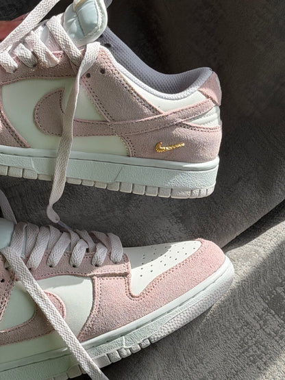 Nike SB Dunk Low “Pink”