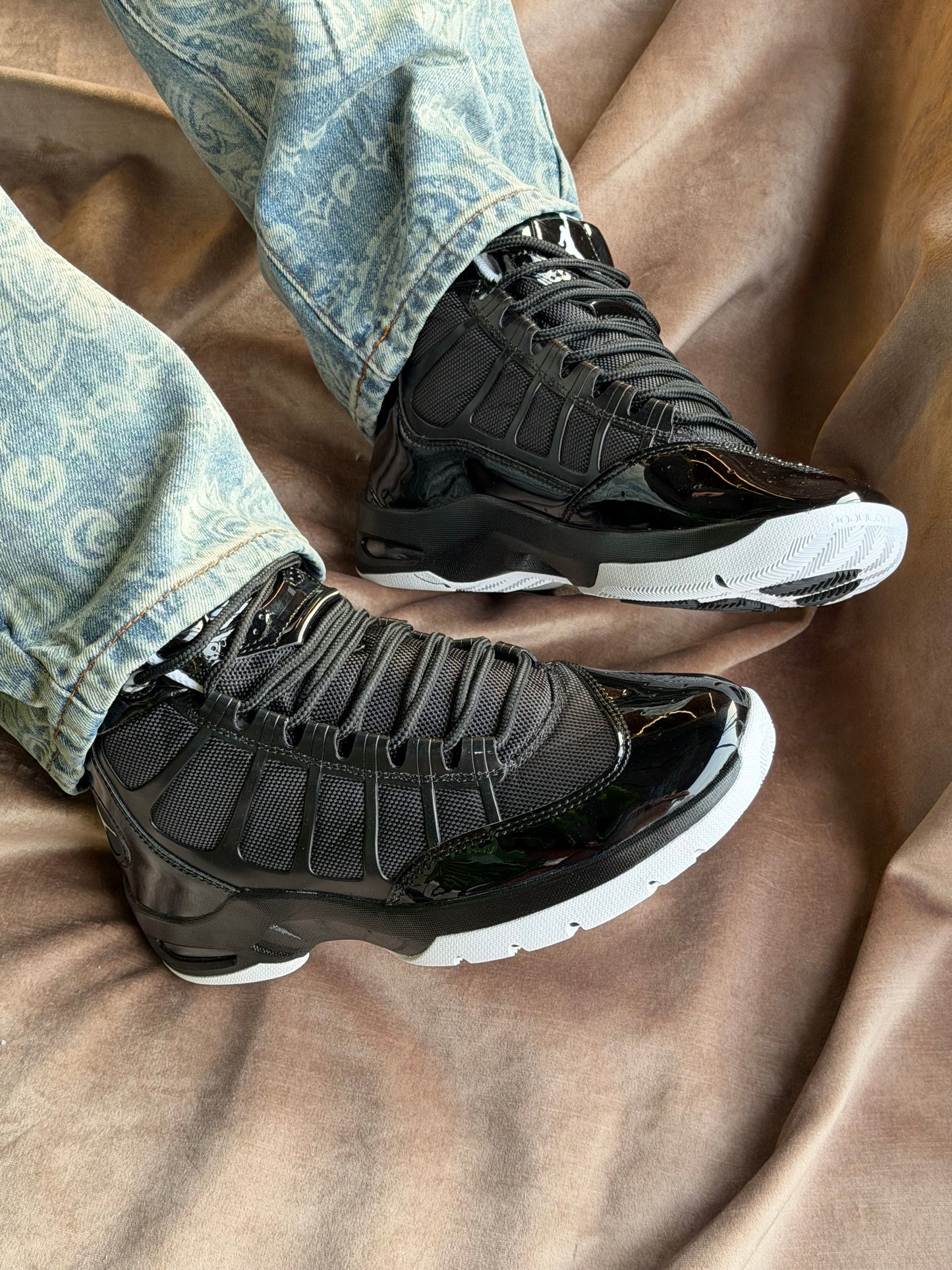 Air Jordan Max Aura “Black”