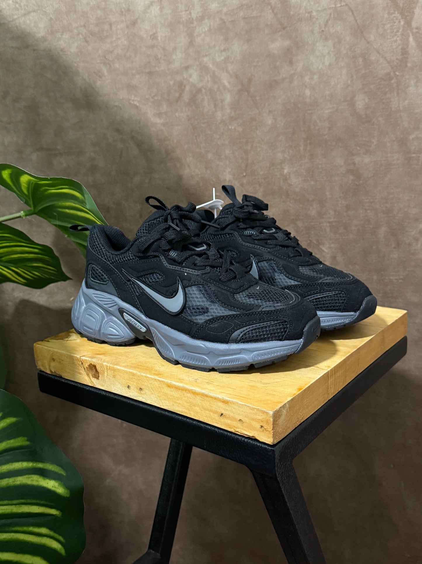 Nike V5K Run “Black”