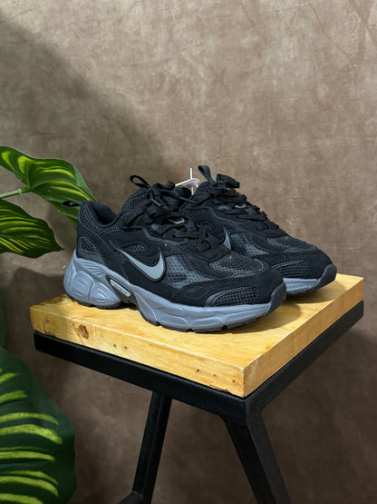 Nike V5K Run “Black”