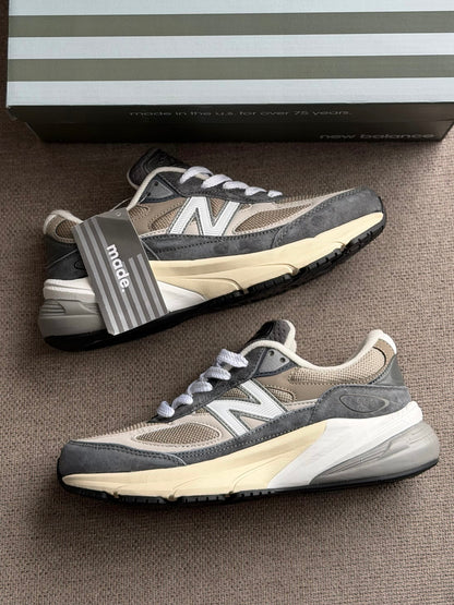 New Balance 990