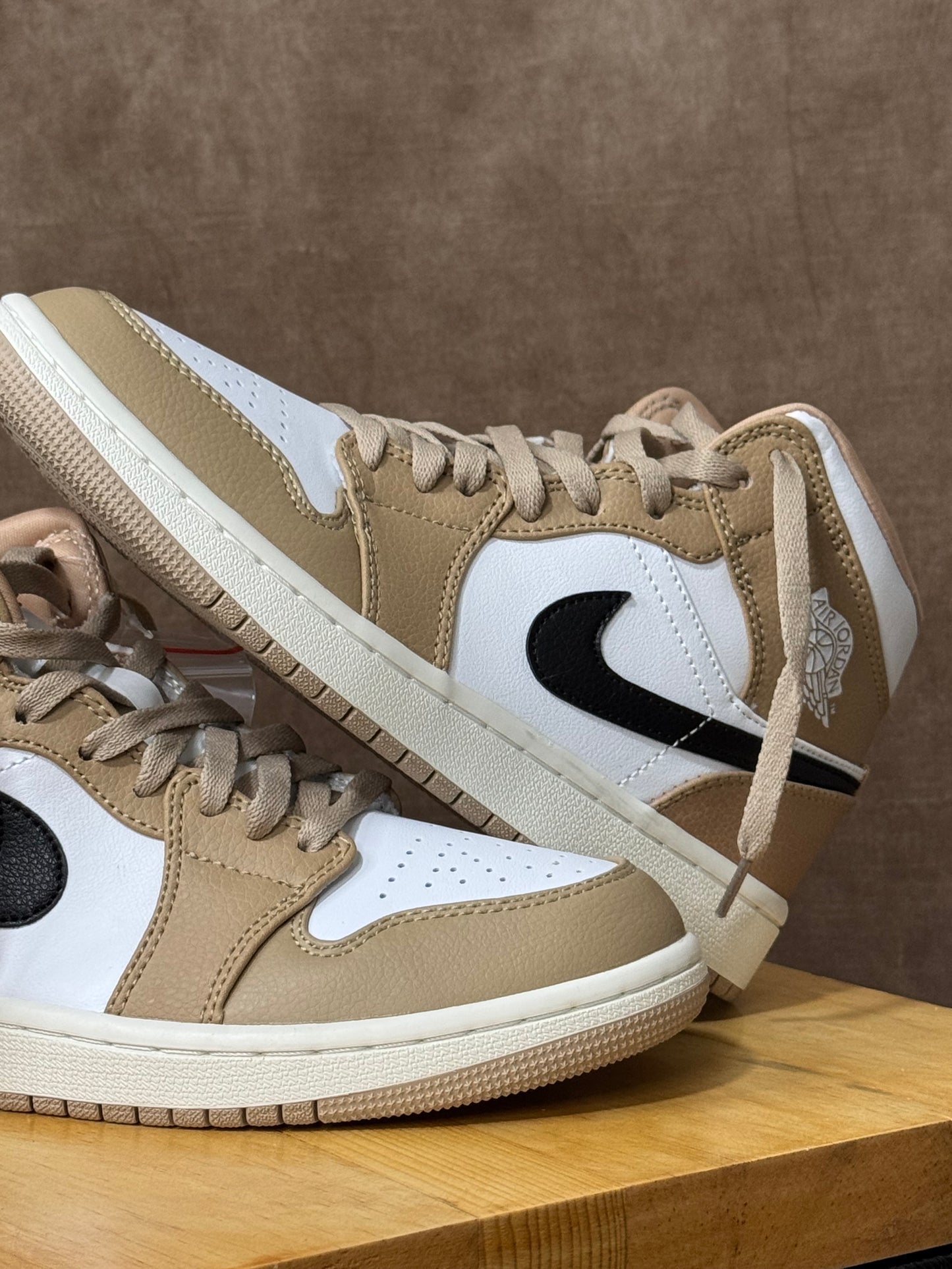 Air Jordan 1 Mid “Desert”