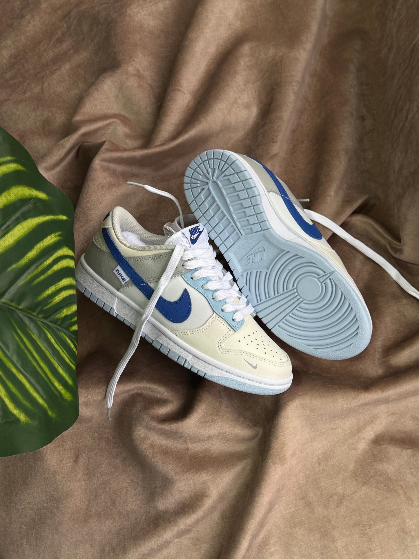 Nike SB Dunk Low “Ivory Huper Royal”