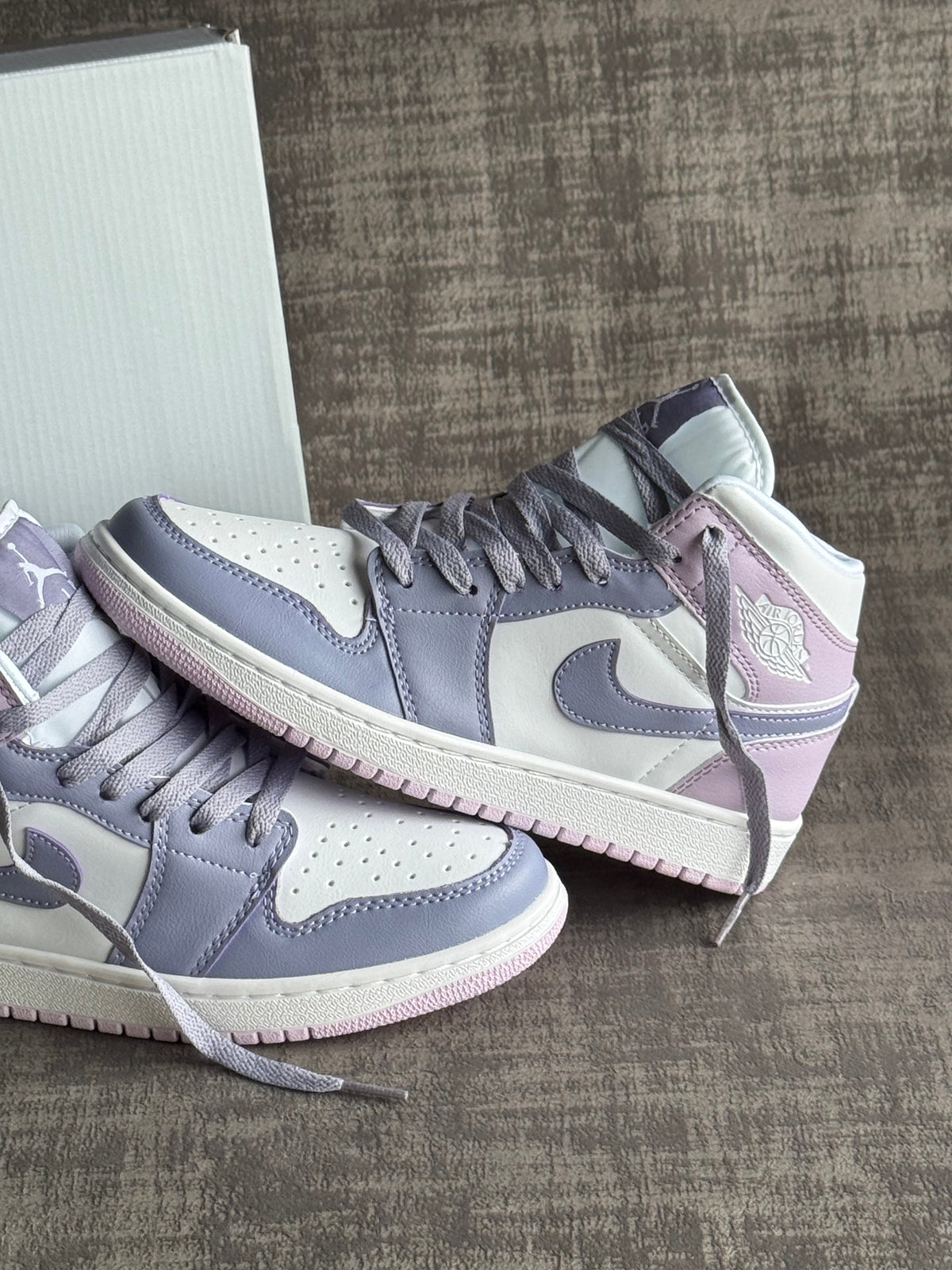 Air Jordan 1 Mid “Indigo Haze”