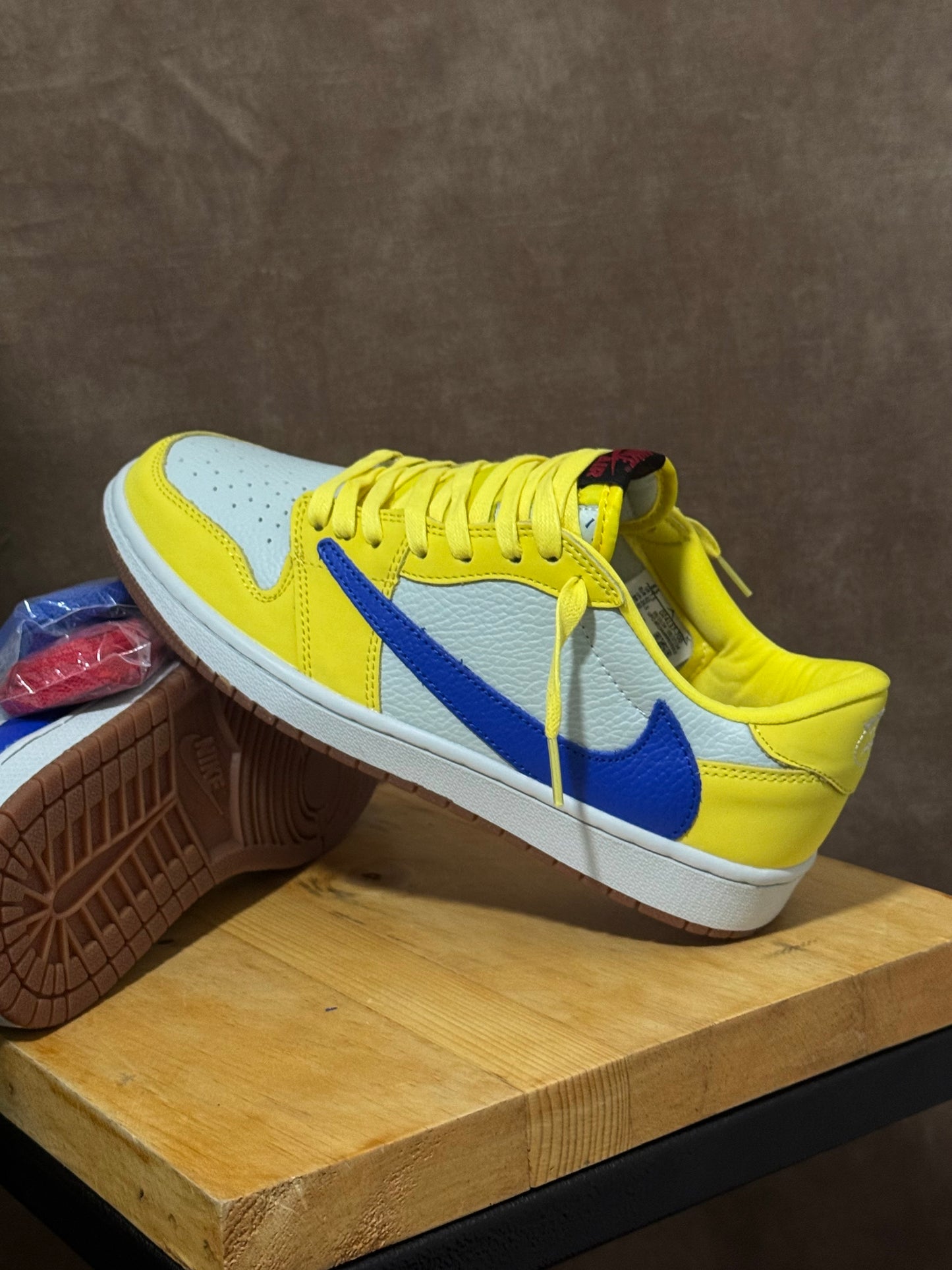 Air Jordan 1 Low SP Travis Scott “Canary”