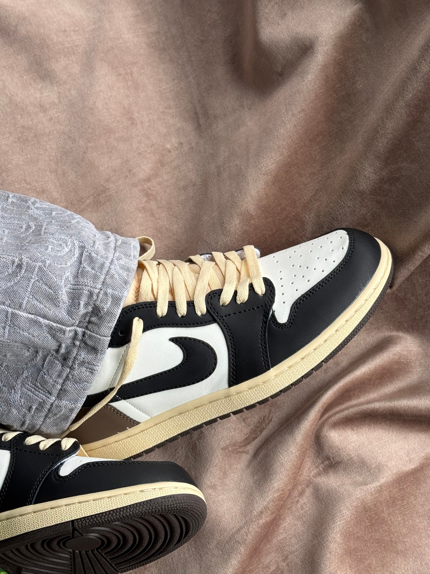 Air Jordan 1 Low “Mocha”