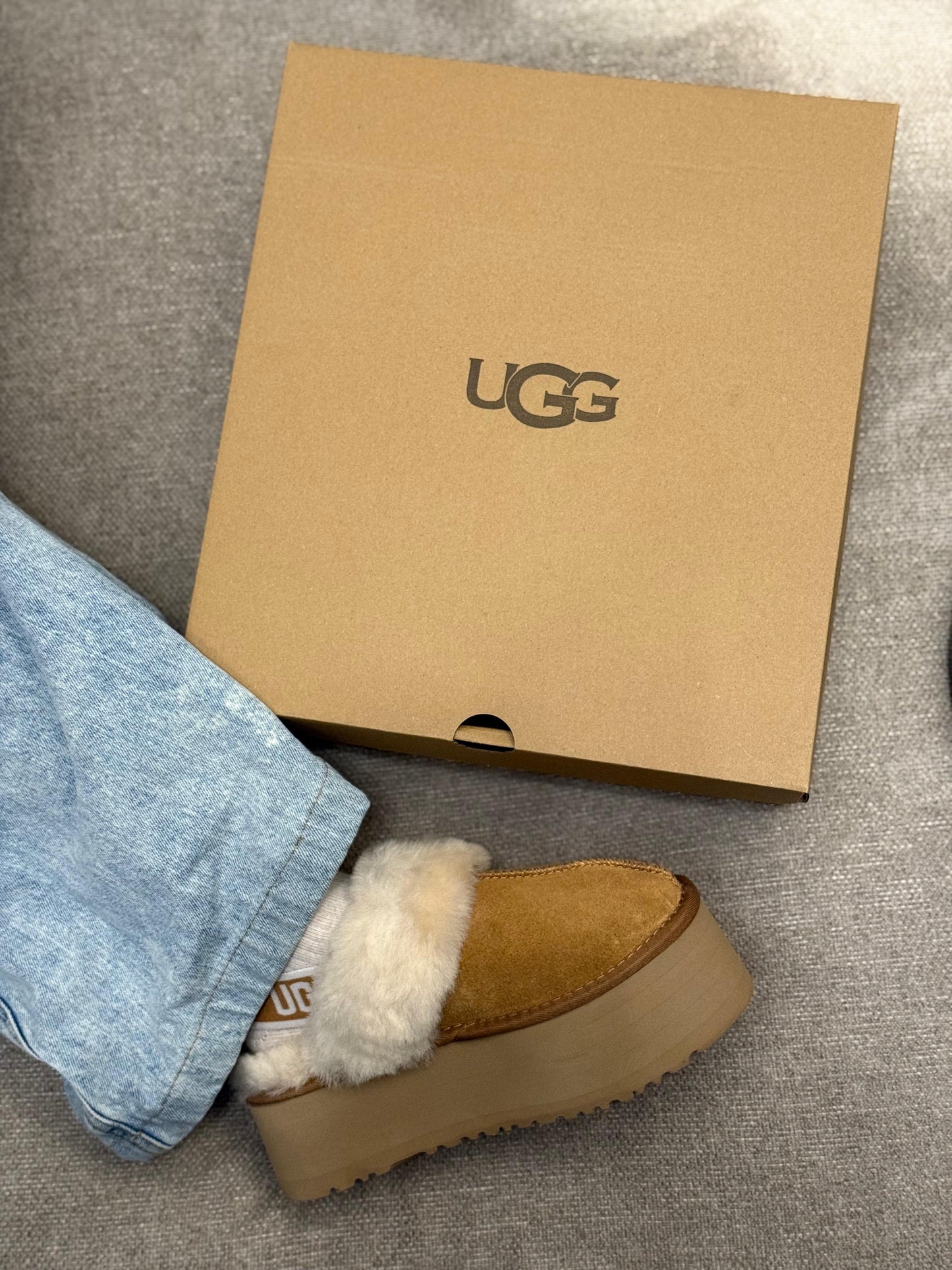 UGG