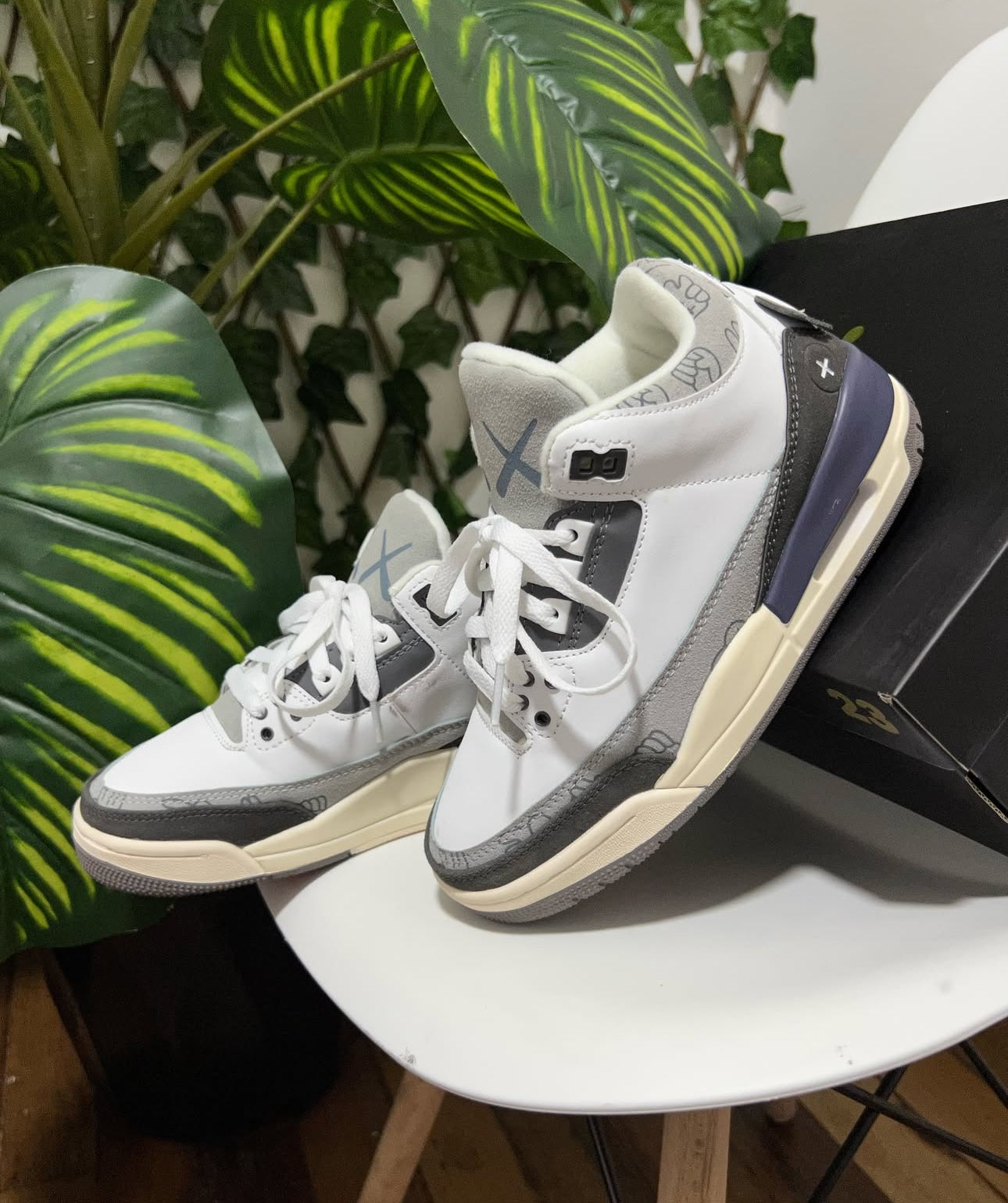 Air Jordan 3 x Kaws