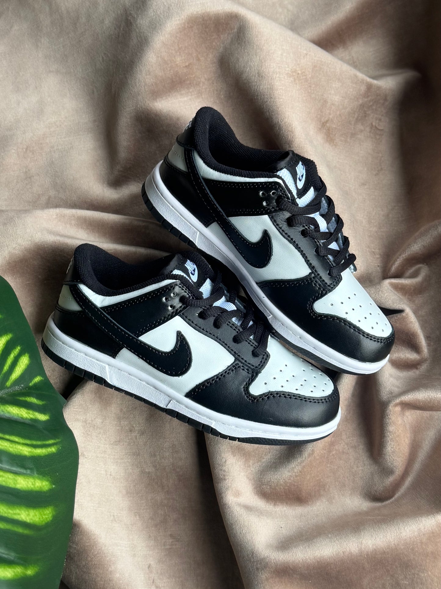 Nike SB “Panda”