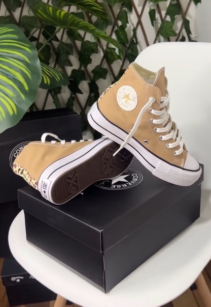 Converse Chuck Taylor Plataforma “Beige”